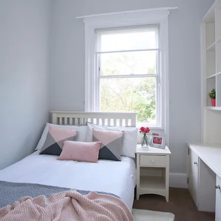 Lovely One Bedroom Apartment Eltham Exterior photo